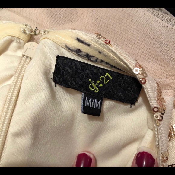 Cute strapless dress - Picture 3 of 5